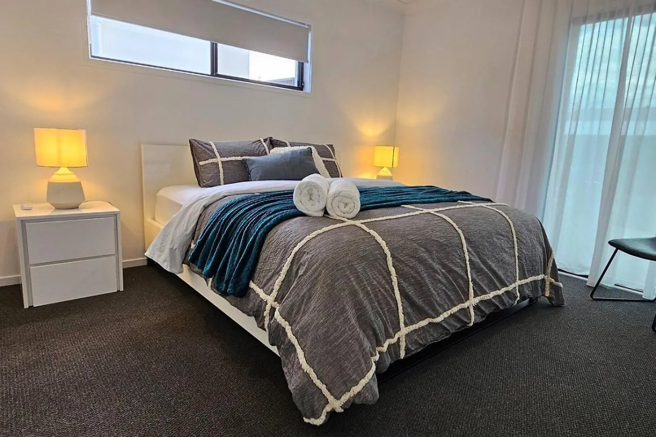 Noble Casa Brand New Estate Sleeps 8 Burpengary East Villa Morayfield 0*,  Australia