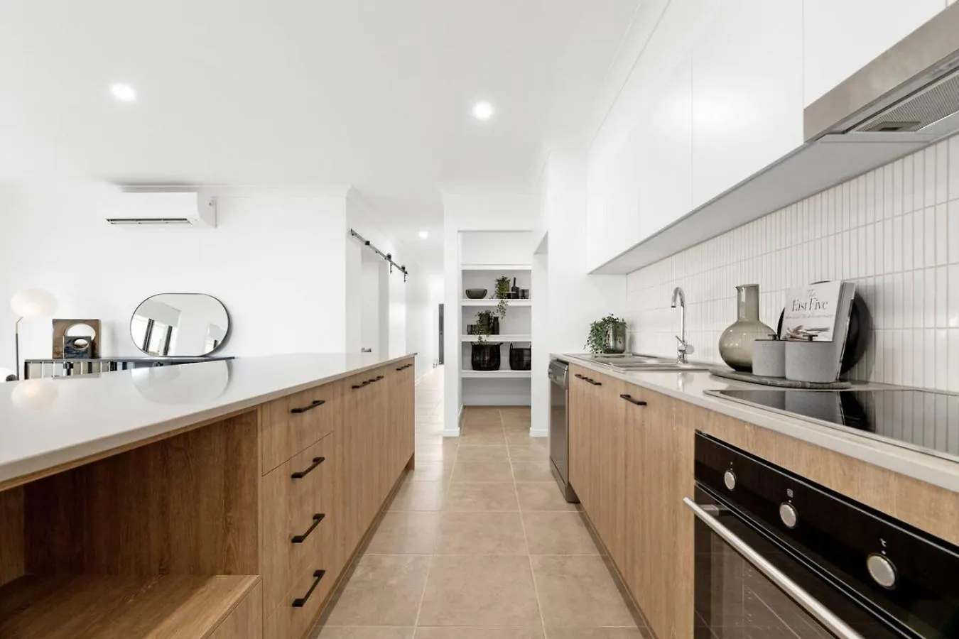 Holiday home Noble Casa Brand New Estate Sleeps 8 Burpengary East Villa Morayfield Australia